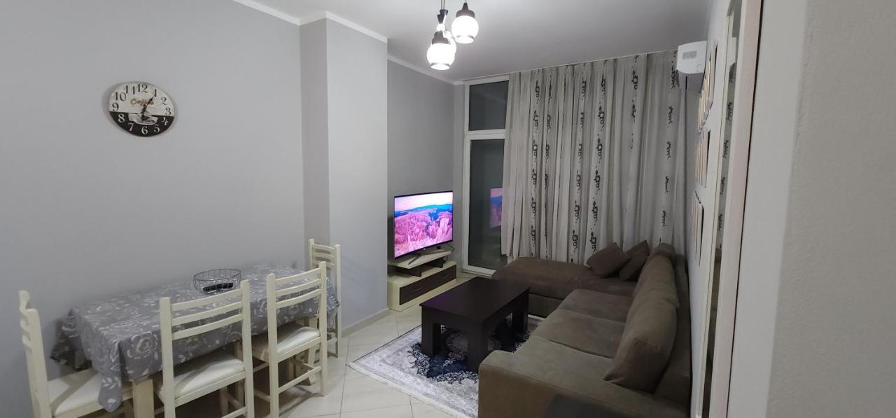 Pleasing Place With Free Parking On Site In Tirana Komuna E Parisit Exteriér fotografie